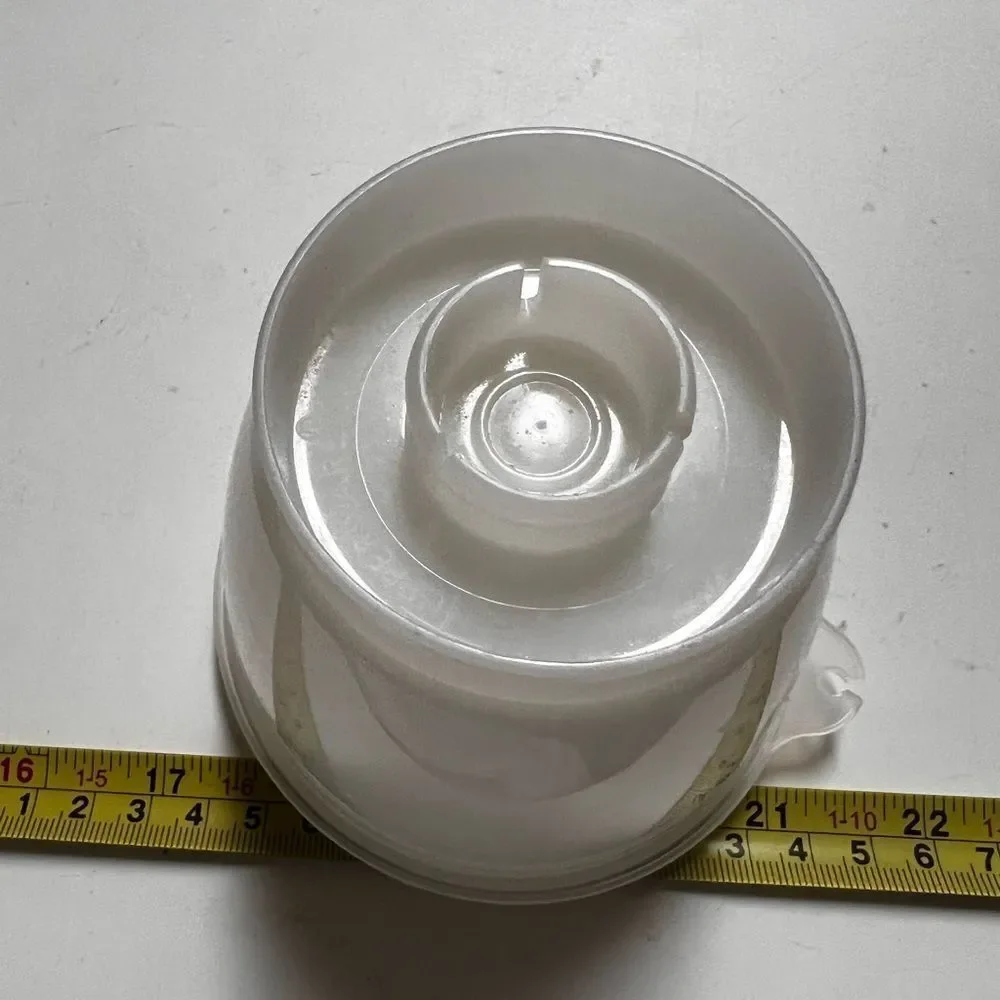 Tupperware Vintage Servalier Bowl 733-9 with Sunburst Lid 734-1 White Frosted‎
